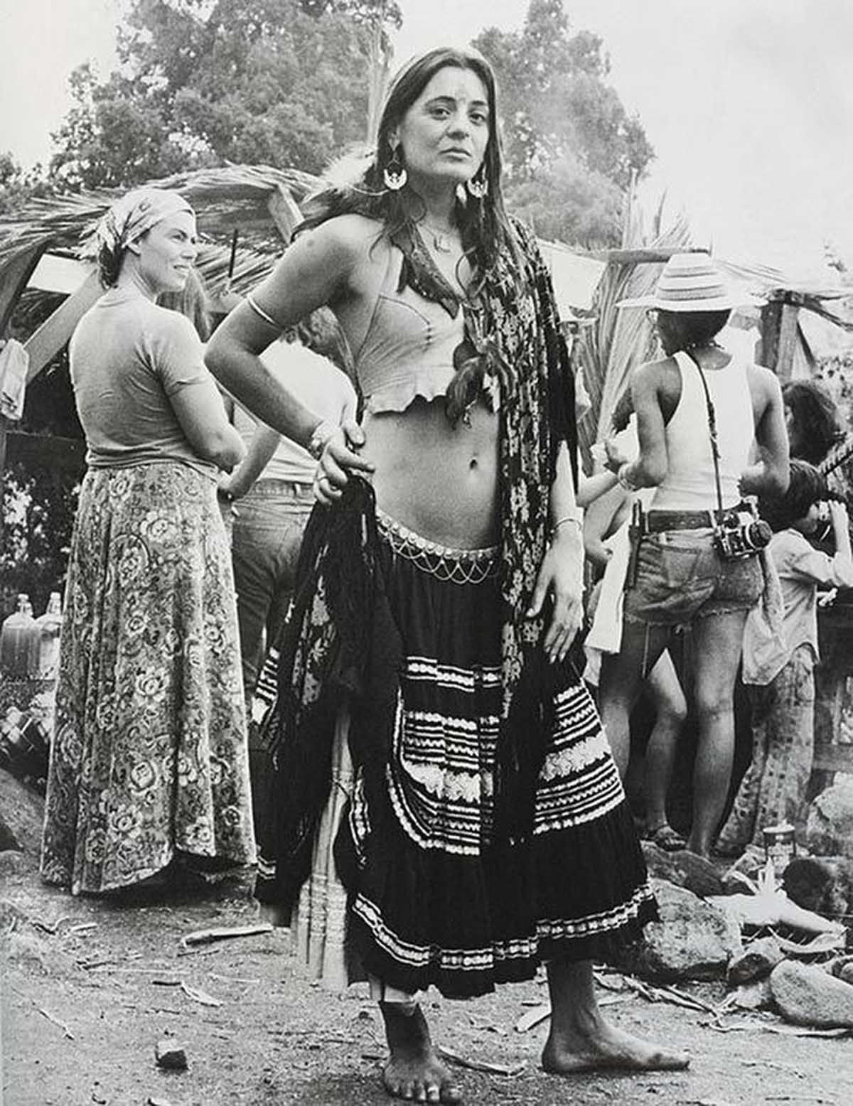 Fotos impressionantes retratam a moda rebelde de Woodstock em 1969 30