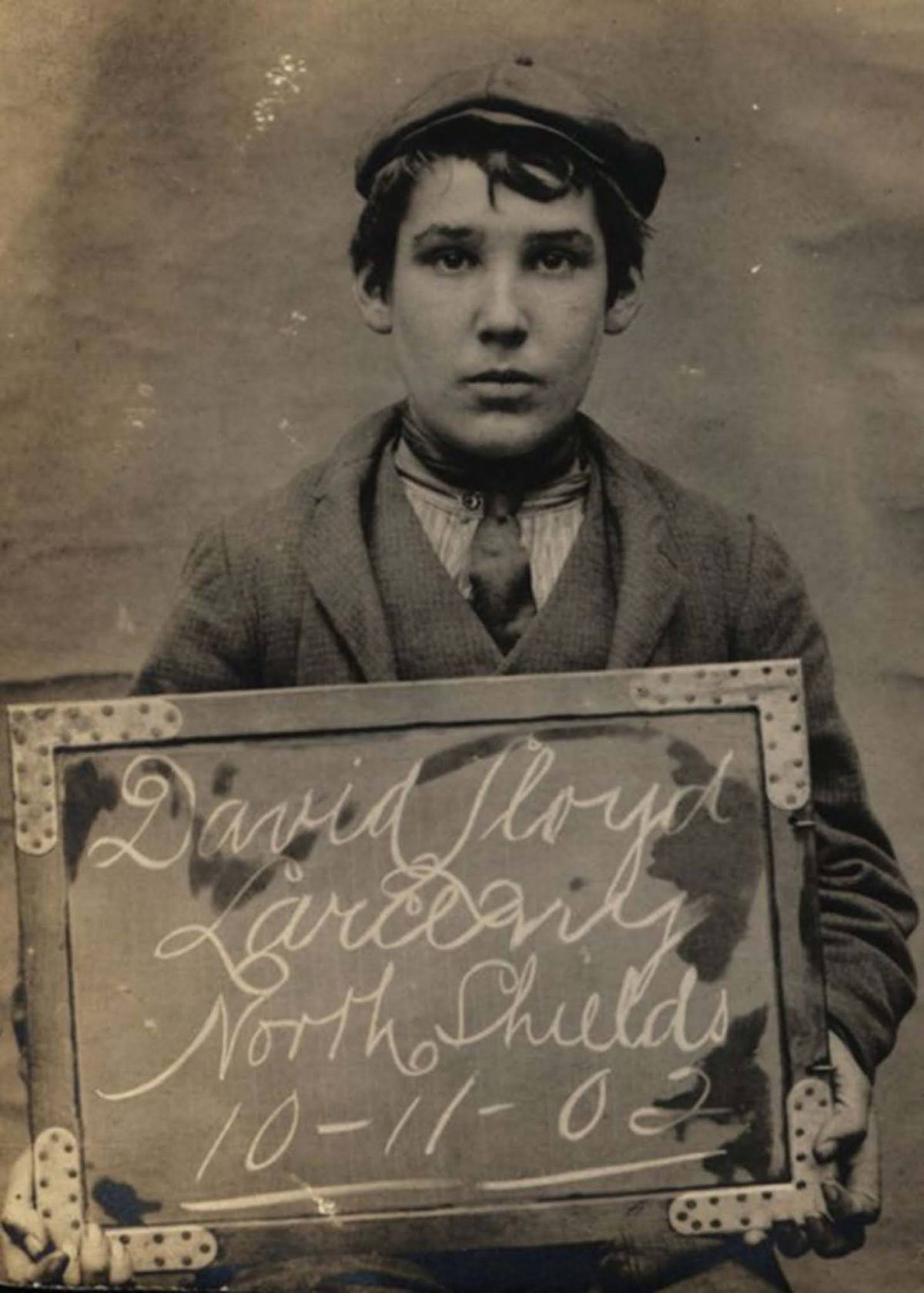 Mugshots de crianças eduardianas que foram presas por pequenos crimes na década de 1900 10
