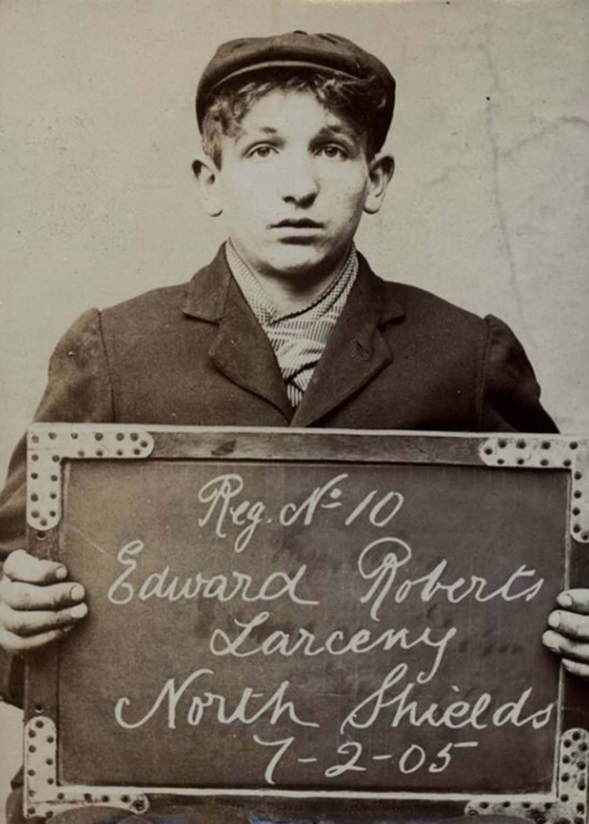 Mugshots de crianças eduardianas que foram presas por pequenos crimes na década de 1900 12