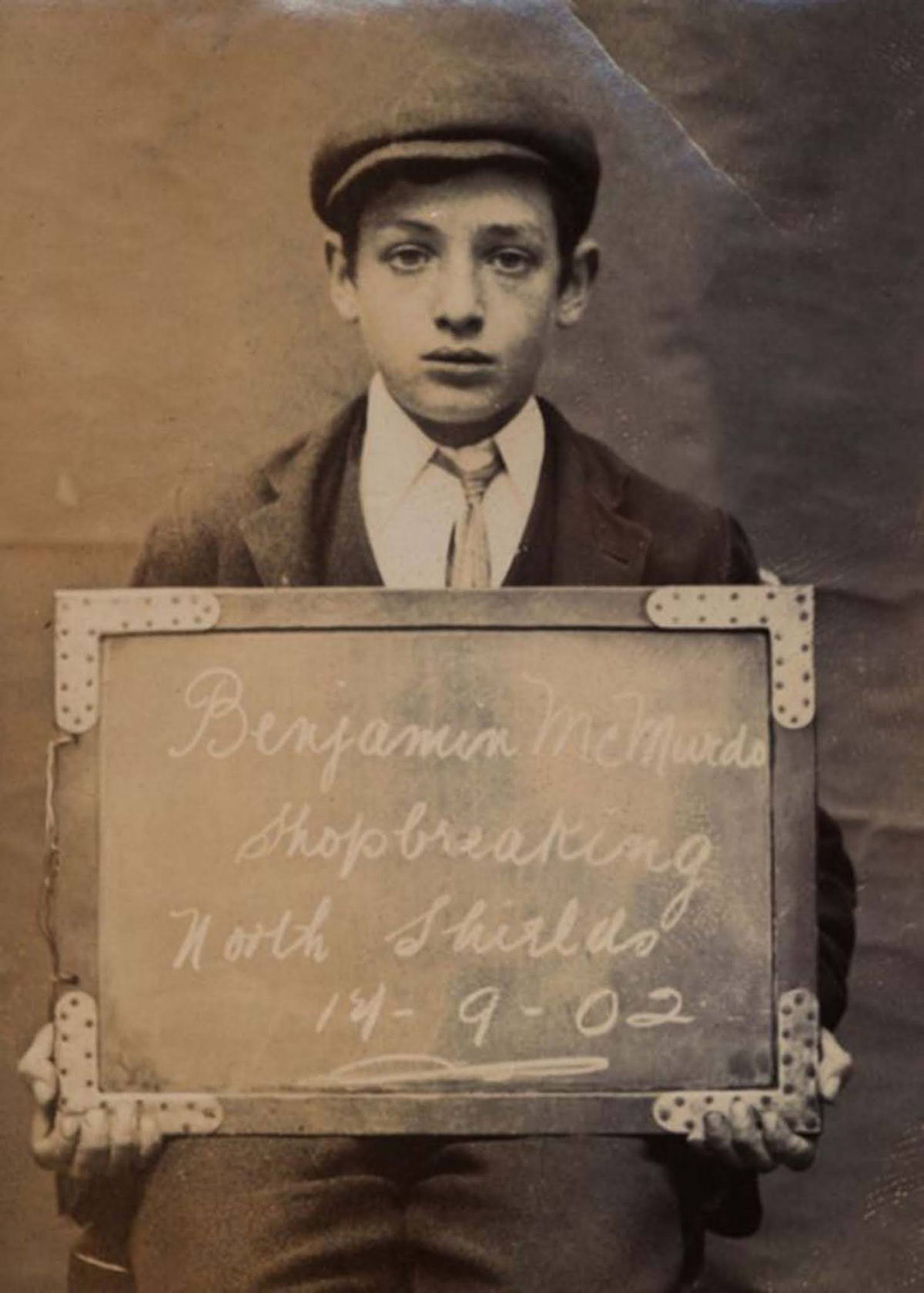 Mugshots de crianças eduardianas que foram presas por pequenos crimes na década de 1900 21
