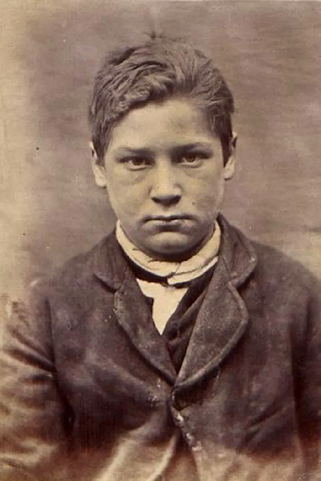 Mugshots de crianças vitorianas que foram presos por pequenos crimes na década de 1870 42
