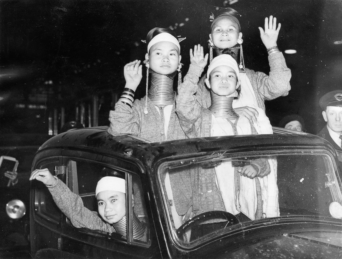 As mulheres-girafa que visitaram Londres, em 1935 04