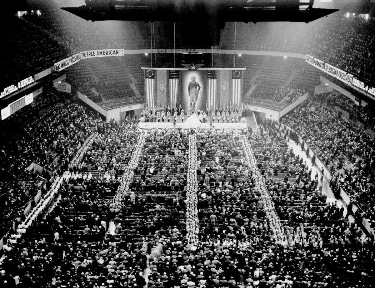 O dia em que os americanos nazistas realizaram manifestações em massa no Madison Square Garden 12