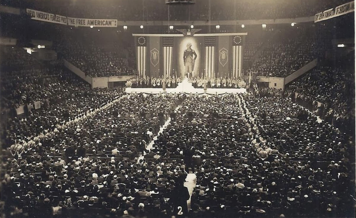 Quando 20.000 americanos realizaram uma manifestao pr-nazista no Madison Square Garden