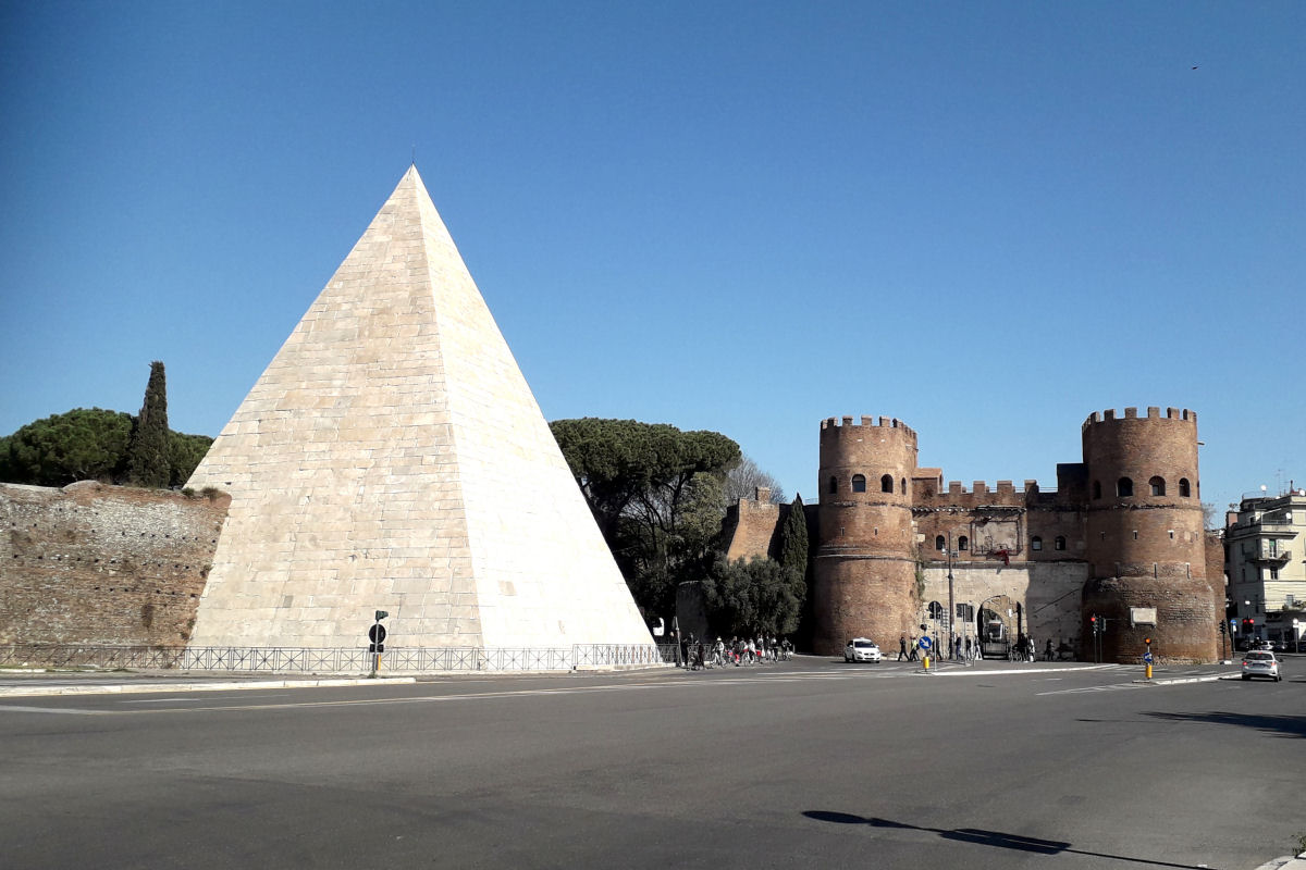 Pirâmide de Céstio: o que faz uma pirâmide em plena Roma?