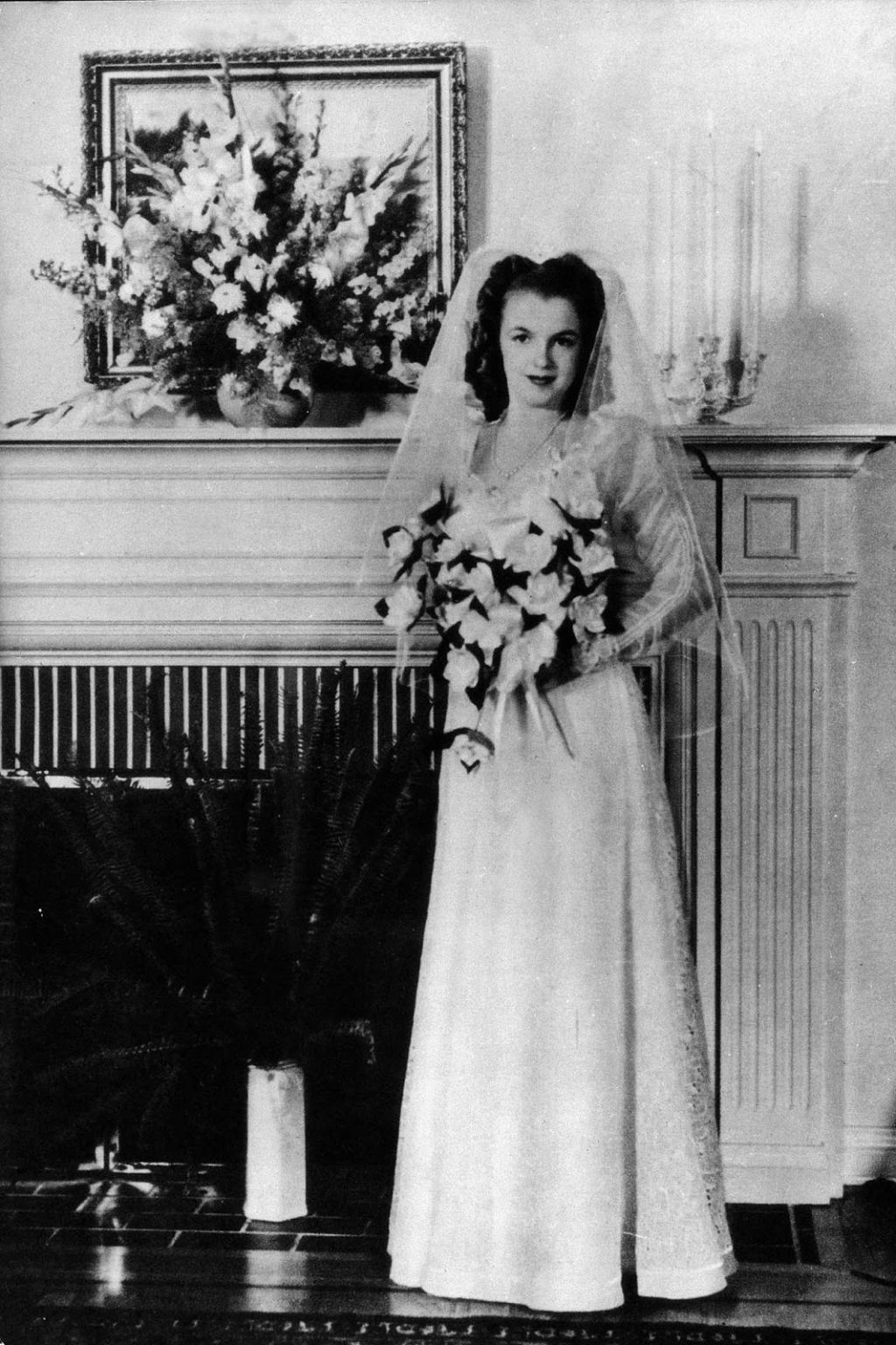 A histria do primeiro casamento de Marilyn Monroe quando ela tinha 16 anos