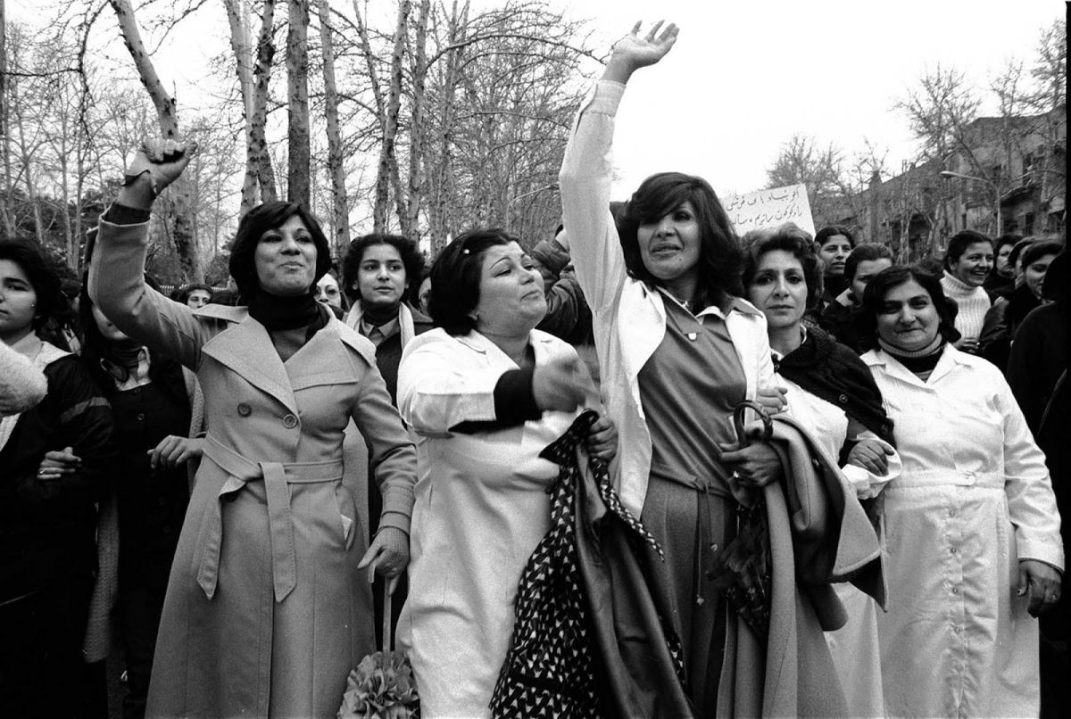 O dia em que 100 mil iranianas protestaram contra a obrigatoriedade do uso do hijab 02