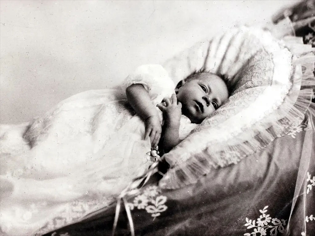 Fotos fascinantes de uma jovem rainha Elizabeth II entre 1930-1950 02