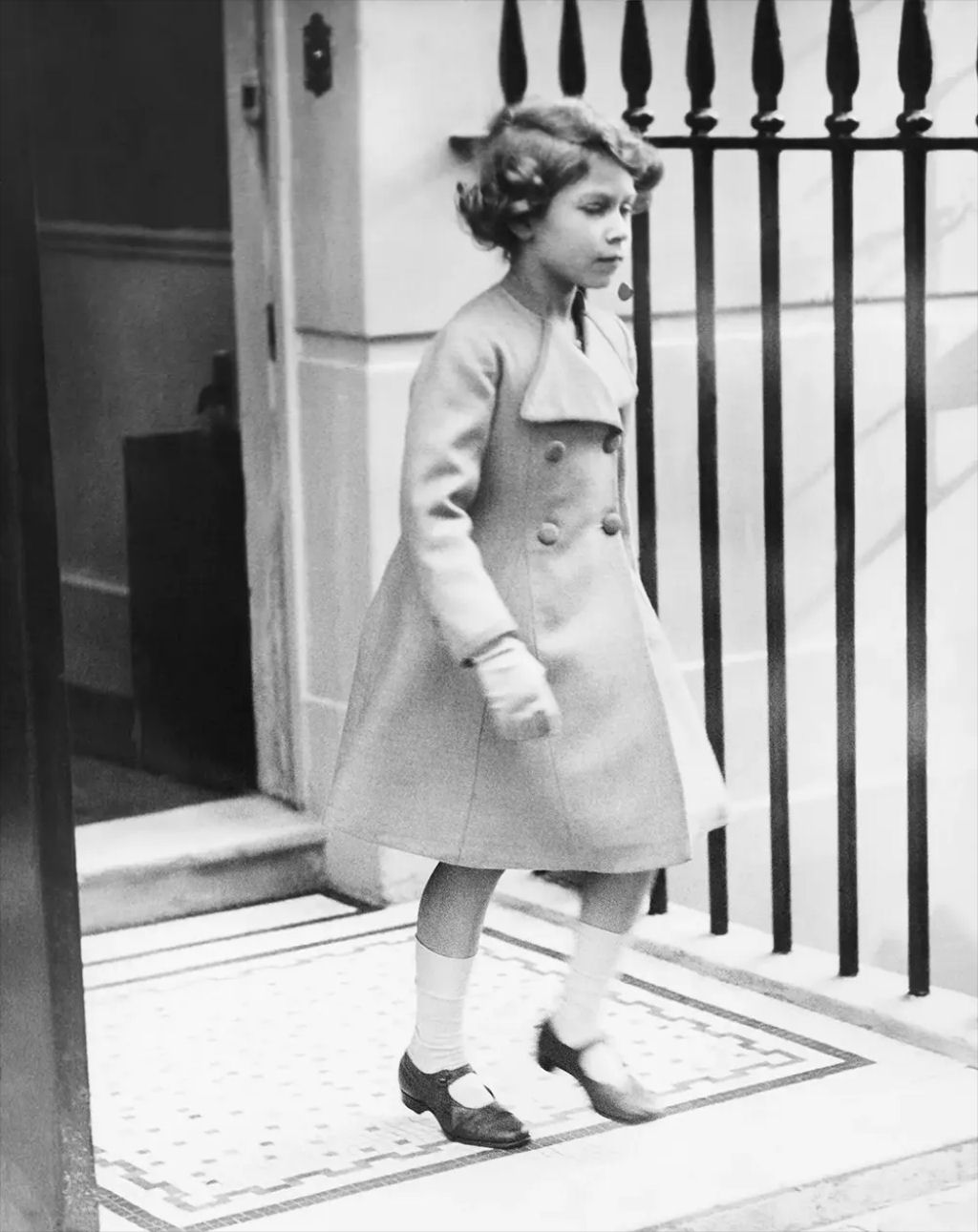 Fotos fascinantes de uma jovem rainha Elizabeth II entre 1930-1950 06