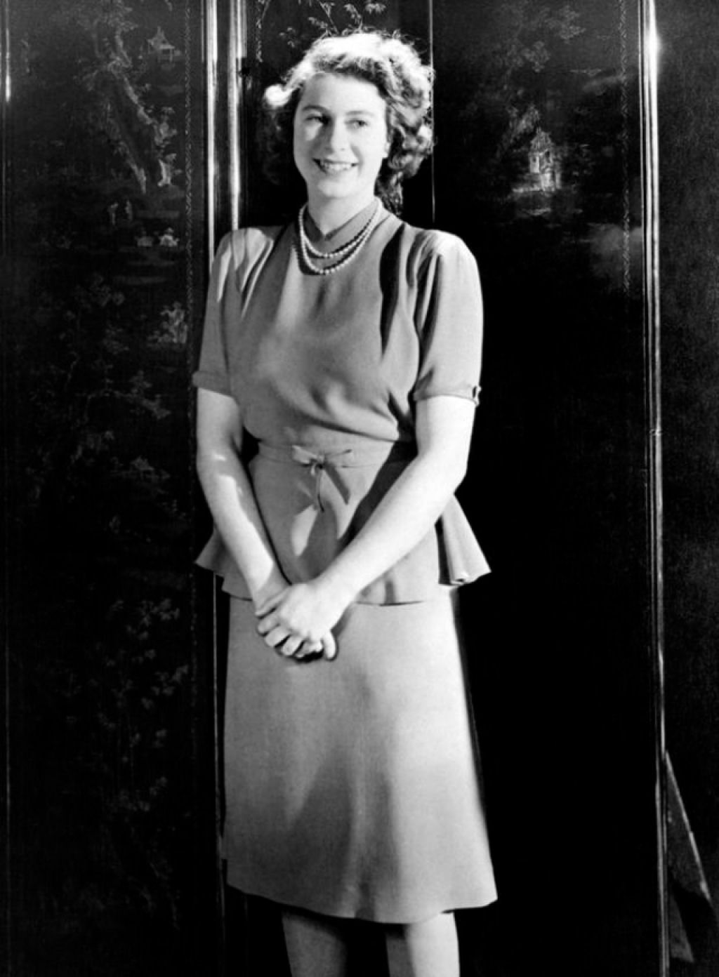 Fotos fascinantes de uma jovem rainha Elizabeth II entre 1930-1950 18