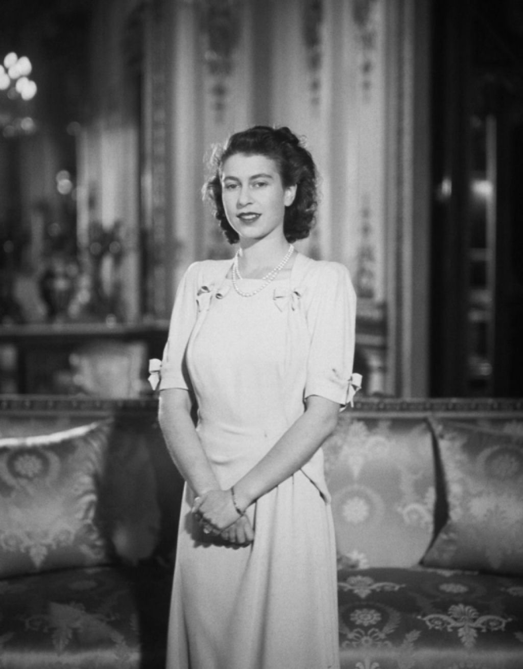 Fotos fascinantes de uma jovem rainha Elizabeth II entre 1930-1950 27