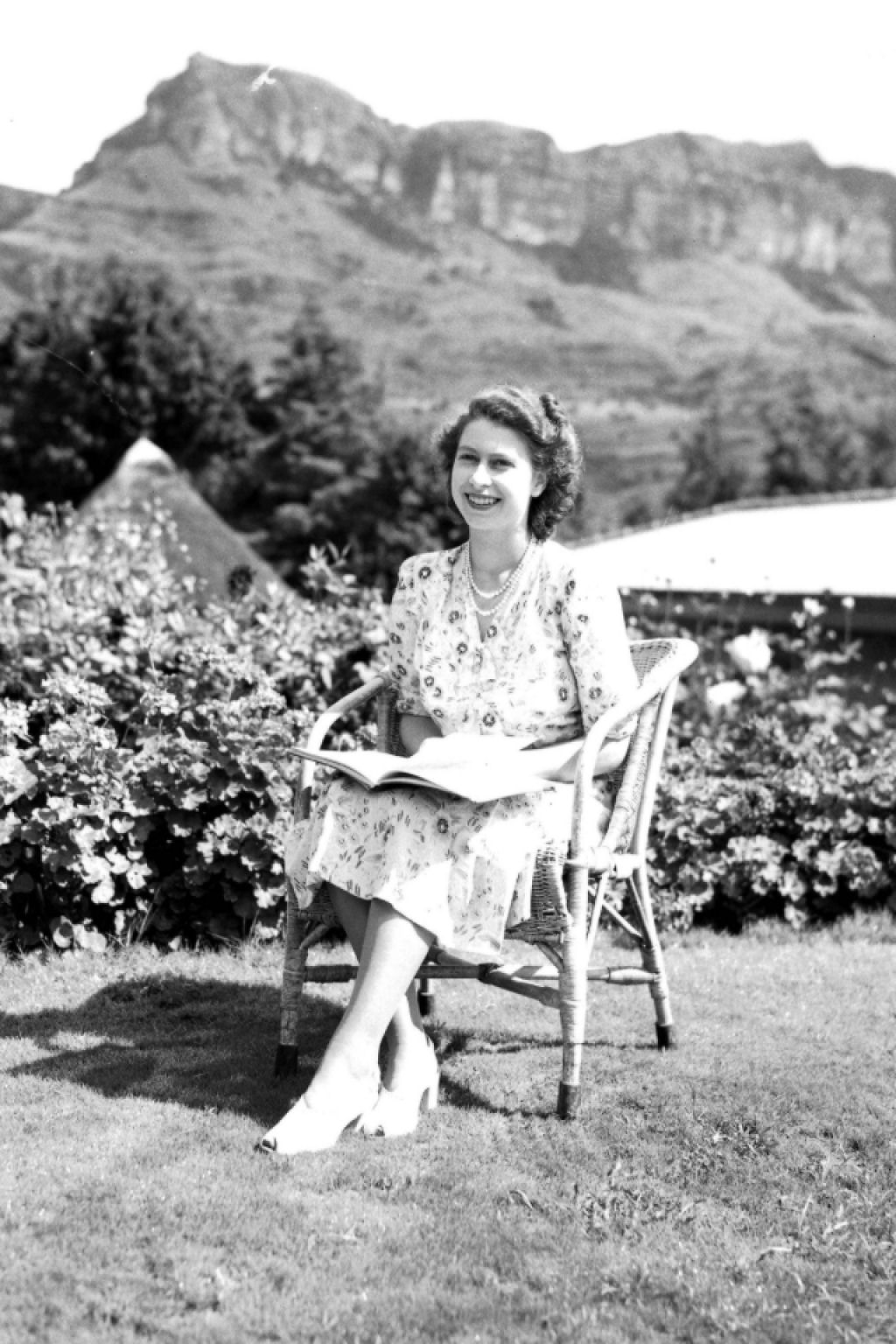 Fotos fascinantes de uma jovem rainha Elizabeth II entre 1930-1950 31