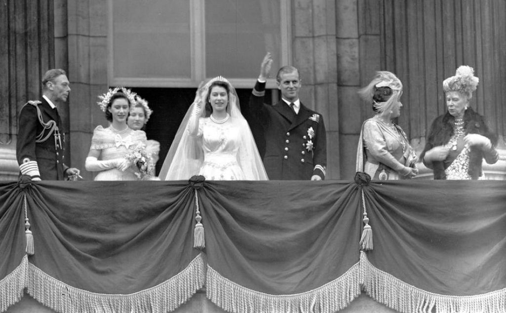 Fotos fascinantes de uma jovem rainha Elizabeth II entre 1930-1950 44