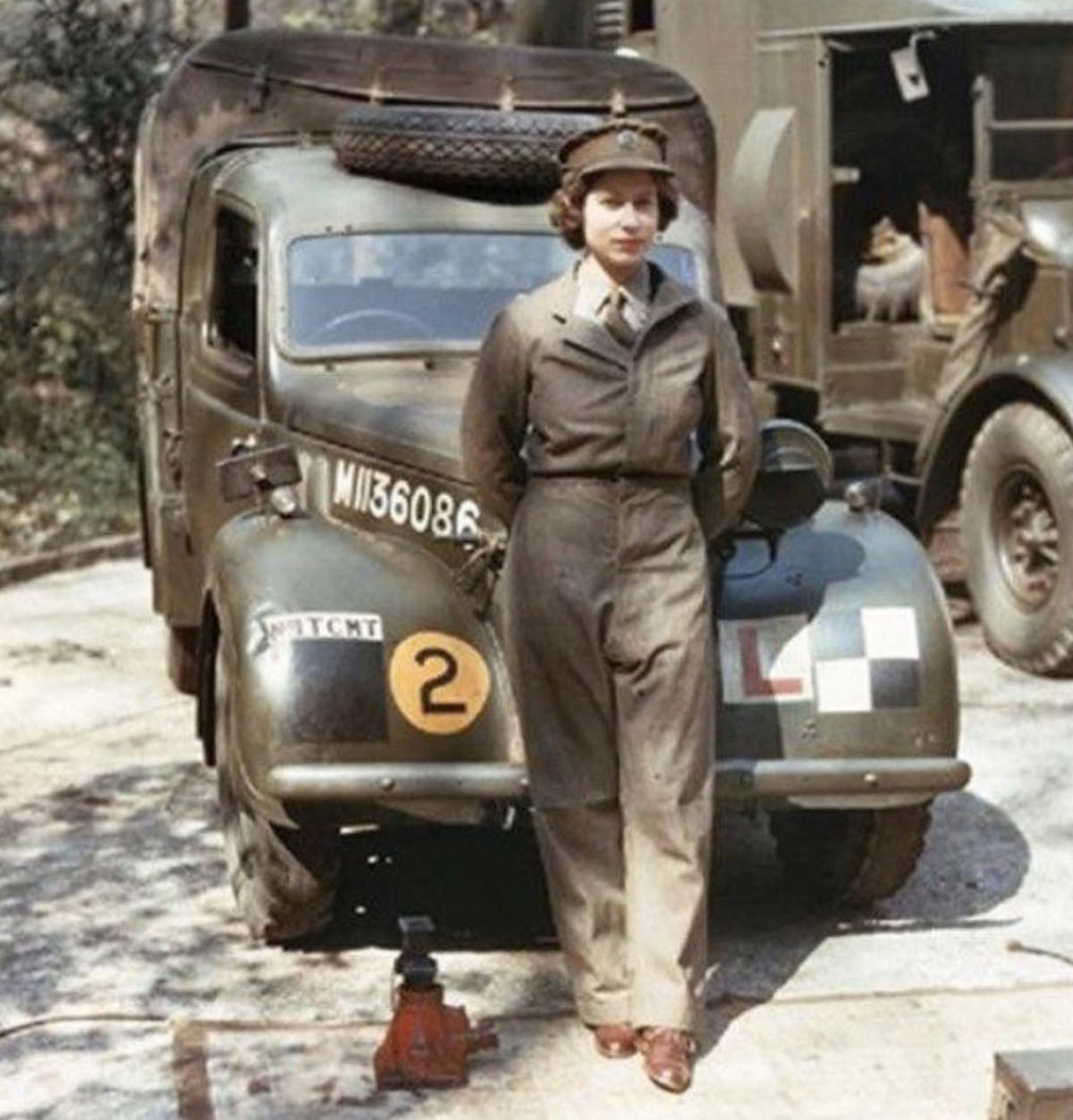 Quando a rainha Elizabeth foi mecânica e motorista de caminhões, na Segunda Guerra 10