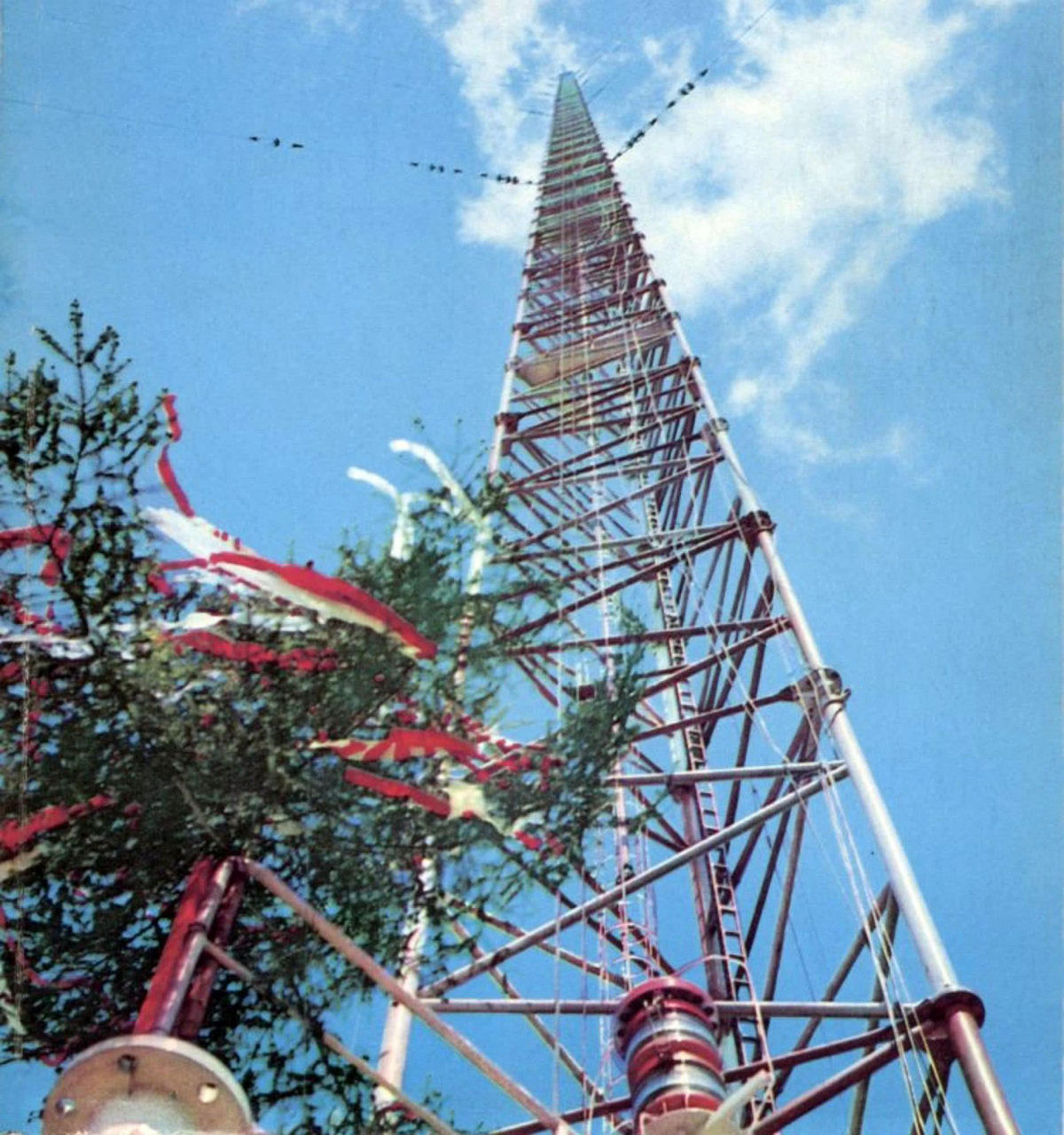 A torre da rdio de Varsvia seria a terceira estrutura mais alta do mundo