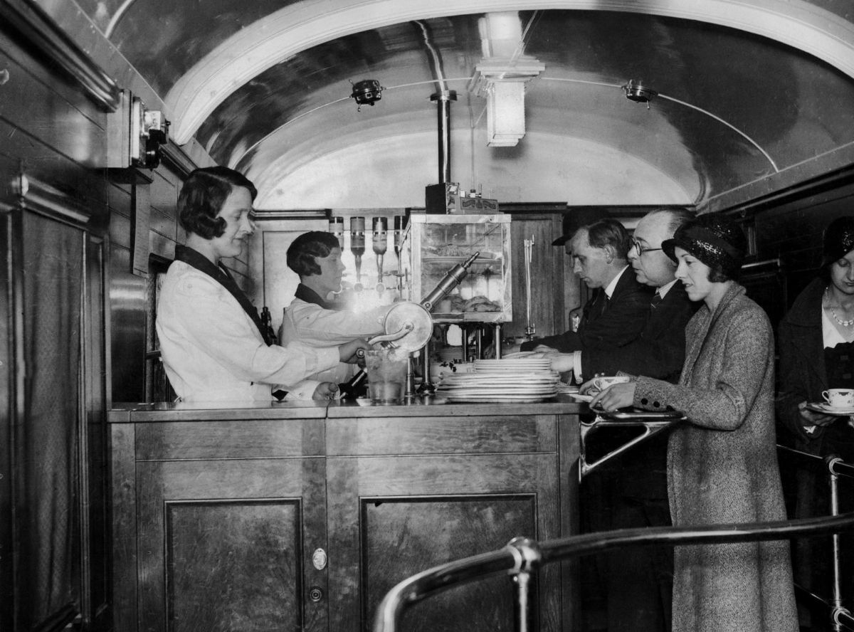 Fotos antigas mostram como eram glamorosas as viagens de trem entre 1900-1940 13
