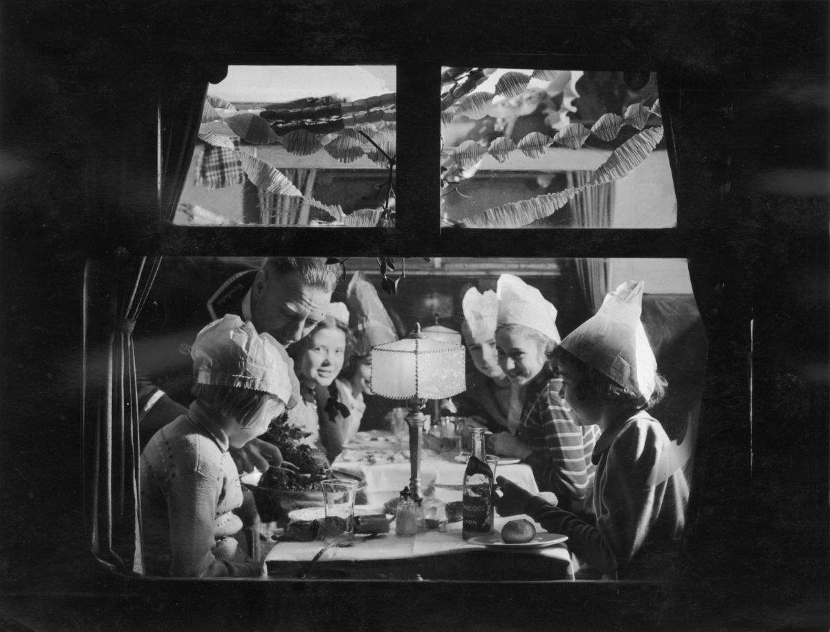 Fotos antigas mostram como eram glamorosas as viagens de trem entre 1900-1940 20