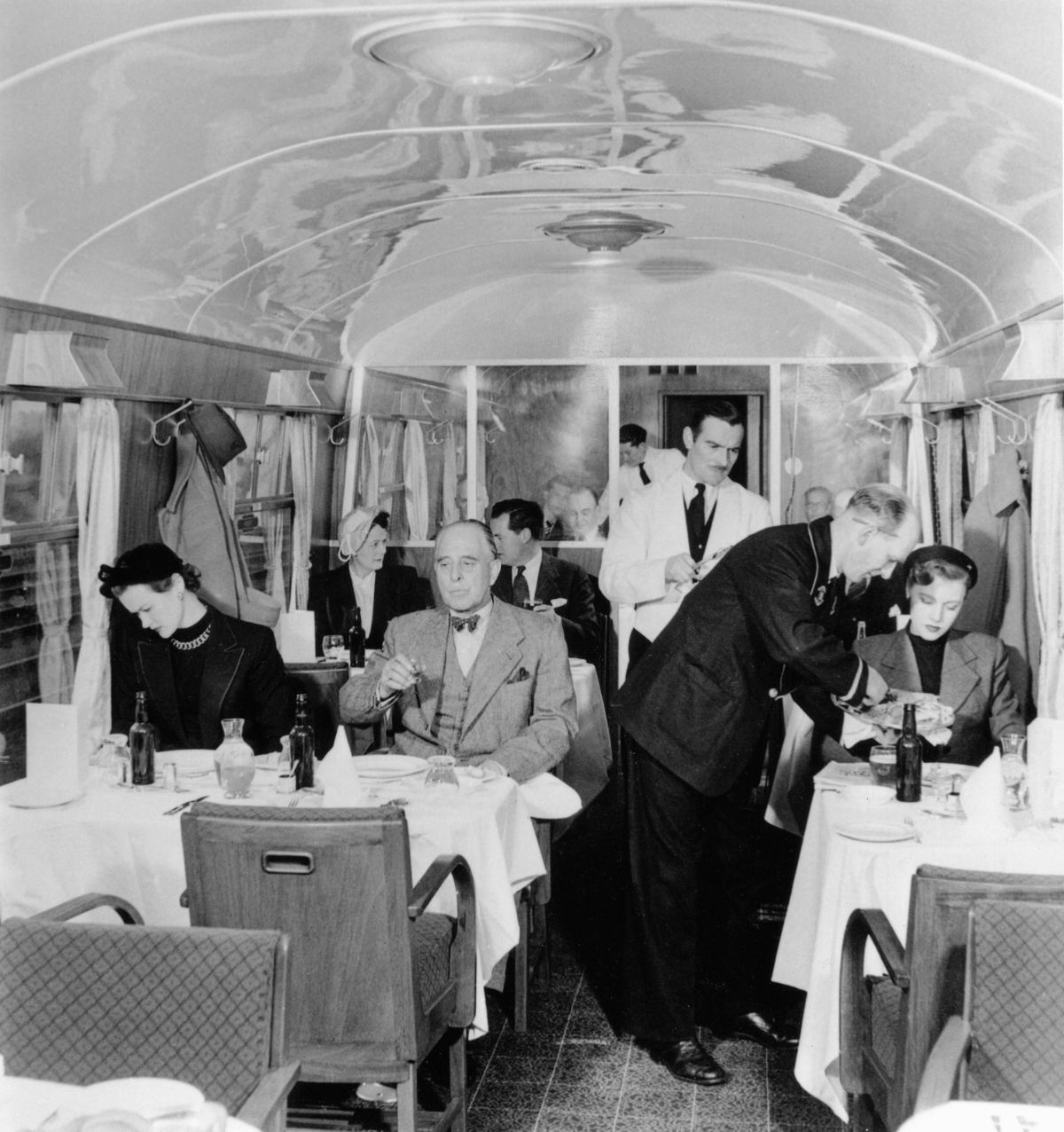 Fotos antigas mostram como eram glamorosas as viagens de trem entre 1900-1940 36