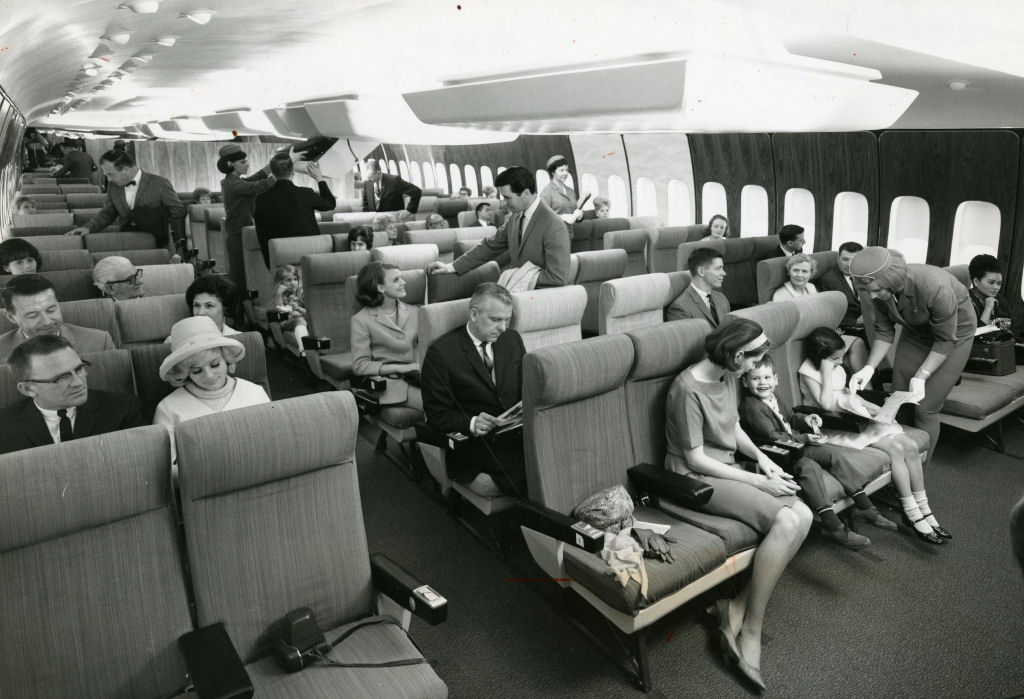 Fotos mostram os dias de glória das viagens aéreas luxuosas antes da Pan Am falir