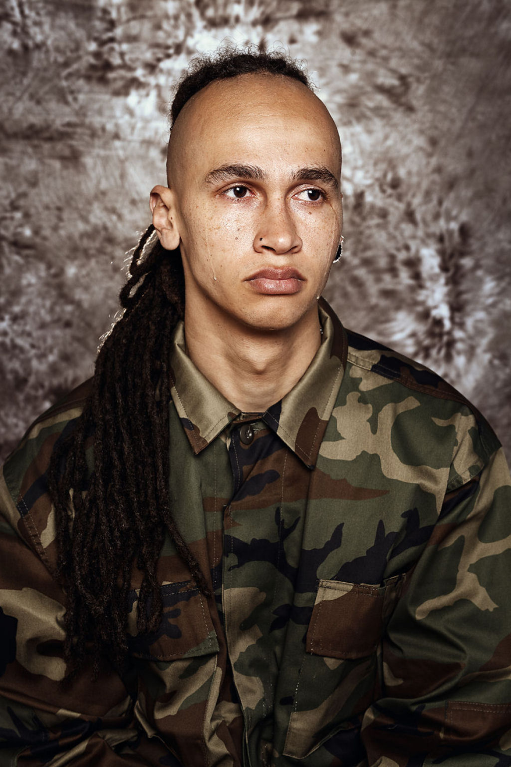 14 expressivos retratos de homens reagindo ao novo servio militar obrigatrio na Litunia 02