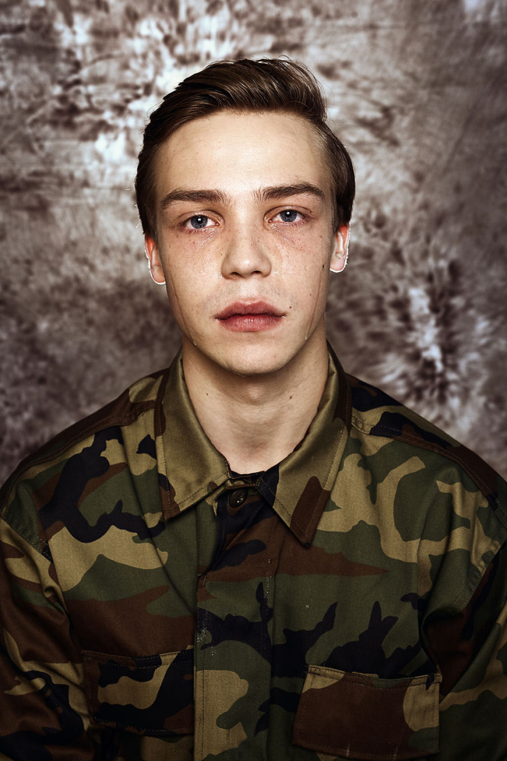 14 expressivos retratos de homens reagindo ao novo servio militar obrigatrio na Litunia 08