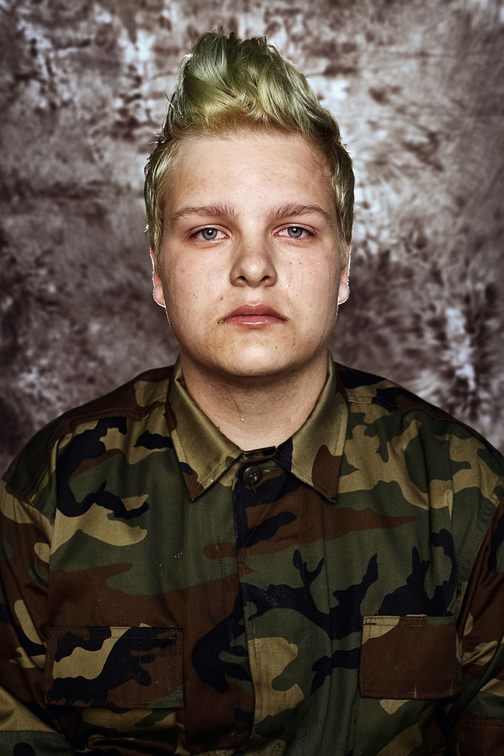 14 expressivos retratos de homens reagindo ao novo servio militar obrigatrio na Litunia 11