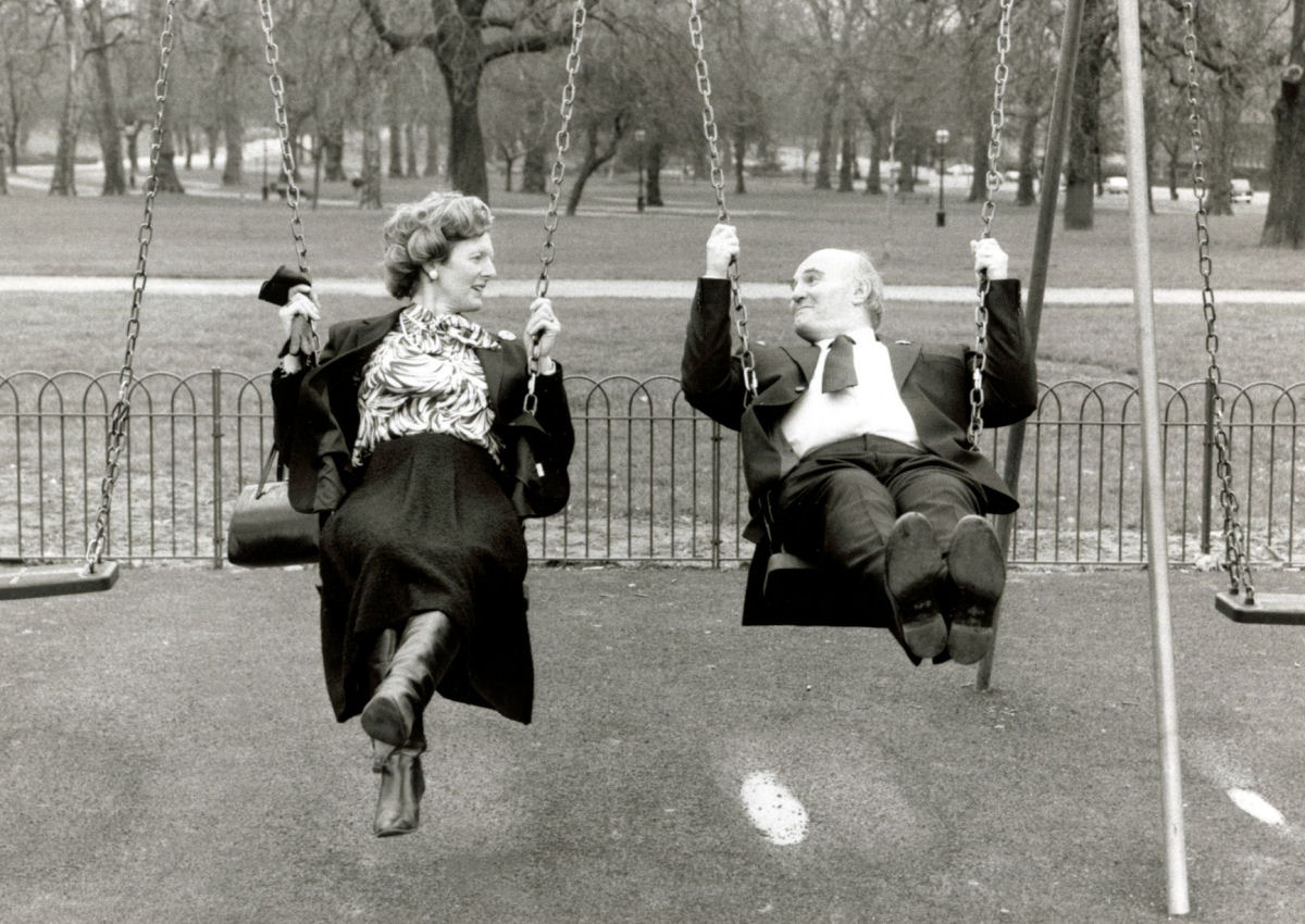 As fotos de Margaret Thatcher e Mikhail Gorbachev flertando no Parque Gorky tinham truque