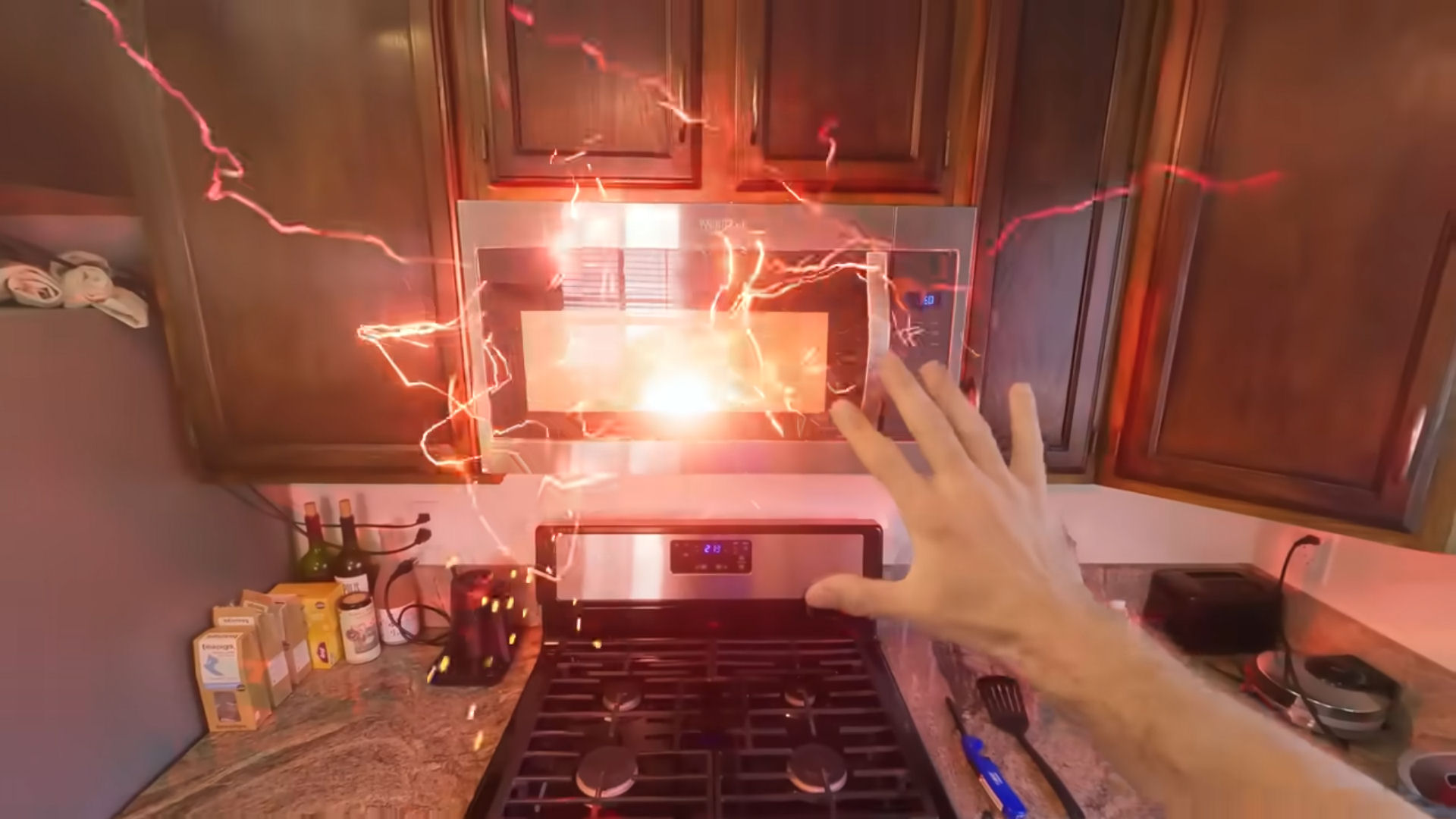 Curta cômico mostra como uma batata quente pode desencadear o caos universal