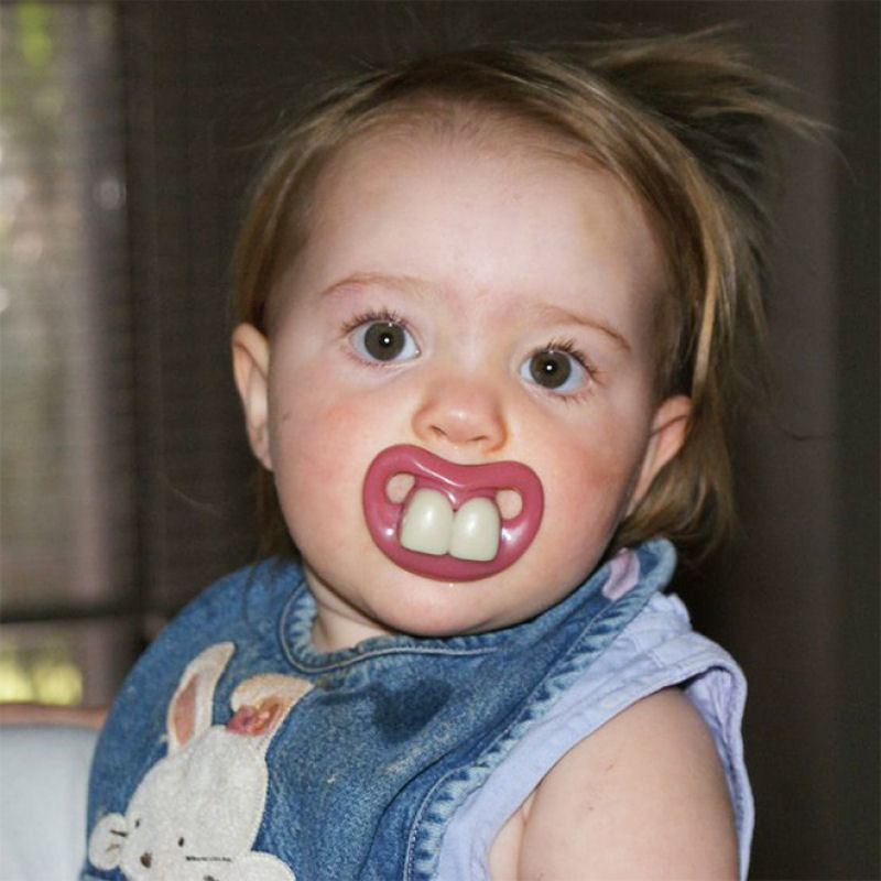 Chupetas com dentes que tornam a paternidade mais engraada 11
