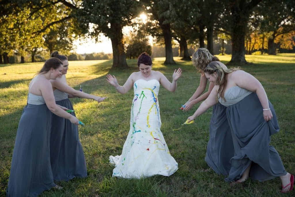 Esta noiva destruiu seu vestido de casamento depois de ser abandonada no altar por seu noivo 03