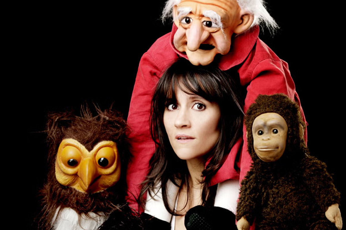 Ventr�loqua demonstra os perigos de misturar ventriloquismo e hipnotismo