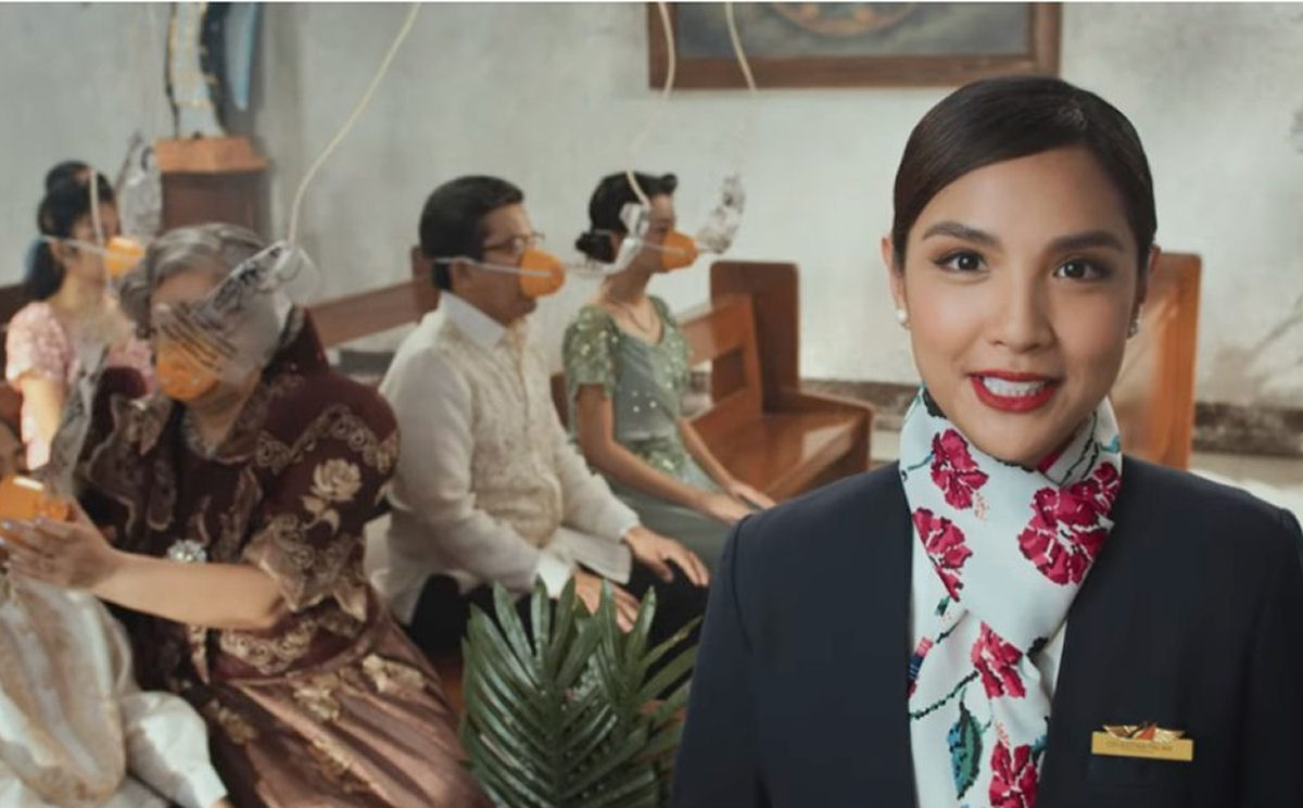 Companhia a�rea cria uma 'novelinha' para demonstrar seus procedimentos de seguran�a 