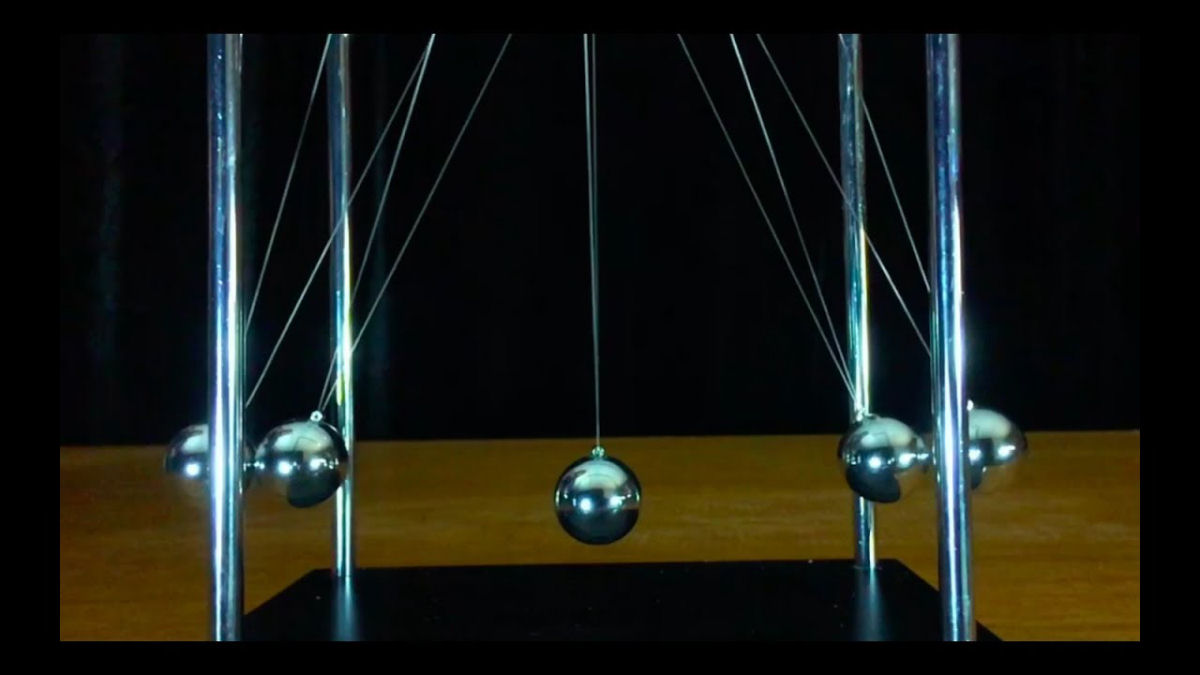 Pêndulo de Newton ao estilo de Gangnam
