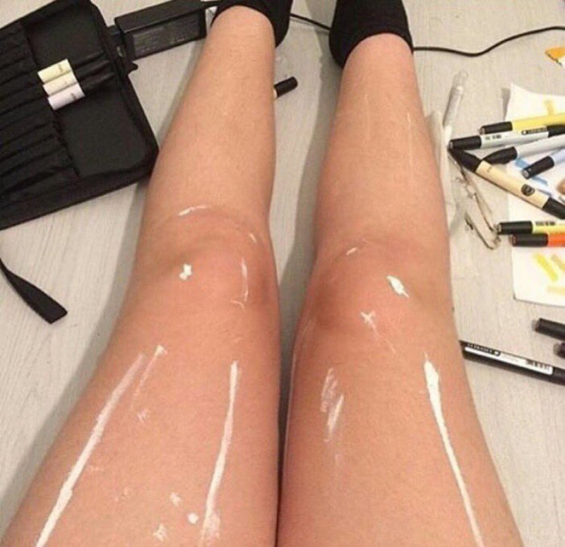A polmica foto das pernas que dividiu a Internet