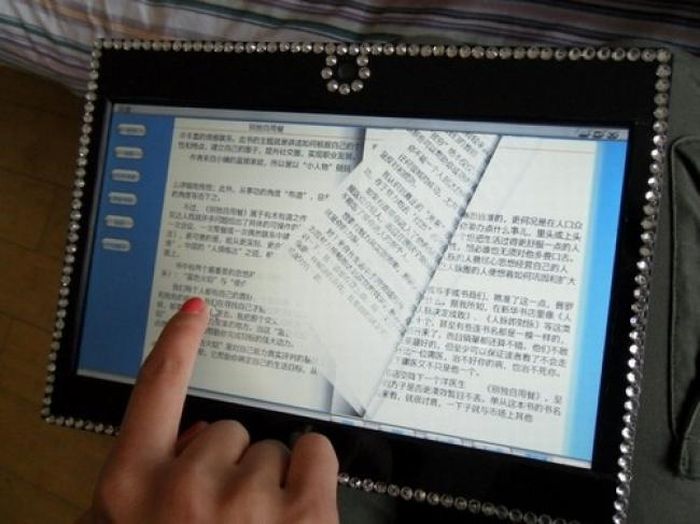 Estudante de arte constrói iPad caseiro para sua namorada