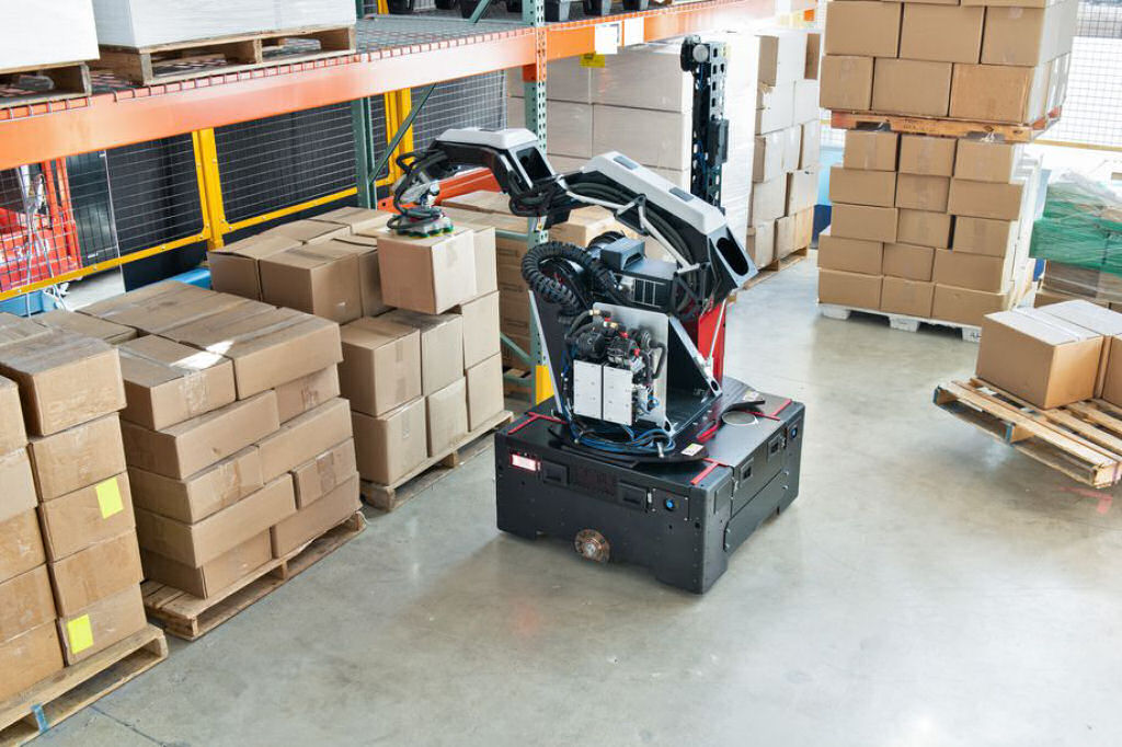 O novo robô da Boston Dynamics não salta nem dança, mas movimenta caixas melhor do que ninguém
