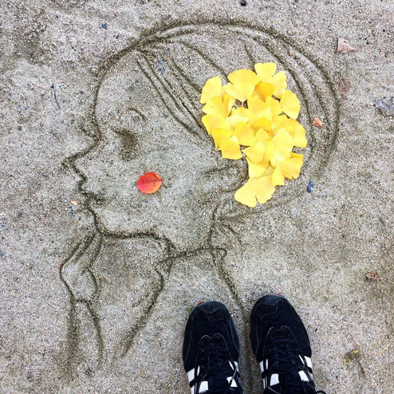 Japoneses fazem arte com folhas caídas do outono 11