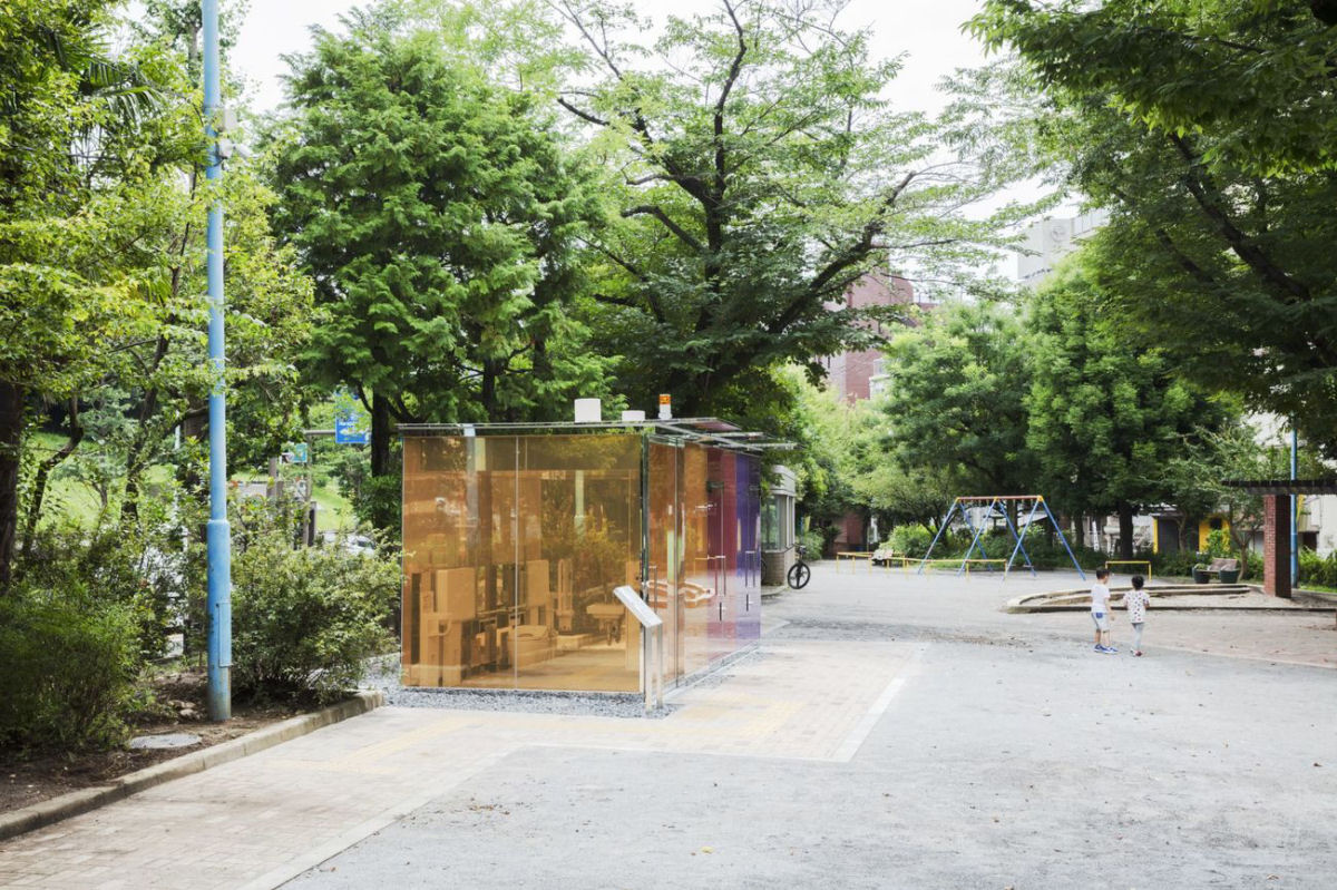 O inesperado sucesso dos banheiros públicos transparentes em Tóquio