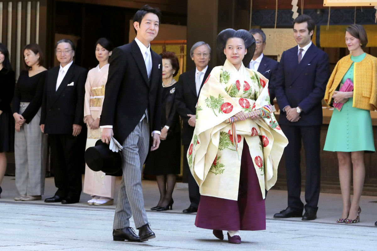 A princesa Ayako do Japo renunciou a nobreza depois de se casar com um plebeu