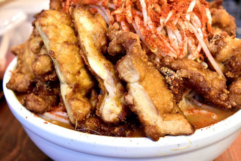 Restaurante de Tquio paga 1500 reais para quem comer esta gigante tigela de miojo em 20 minutos 07
