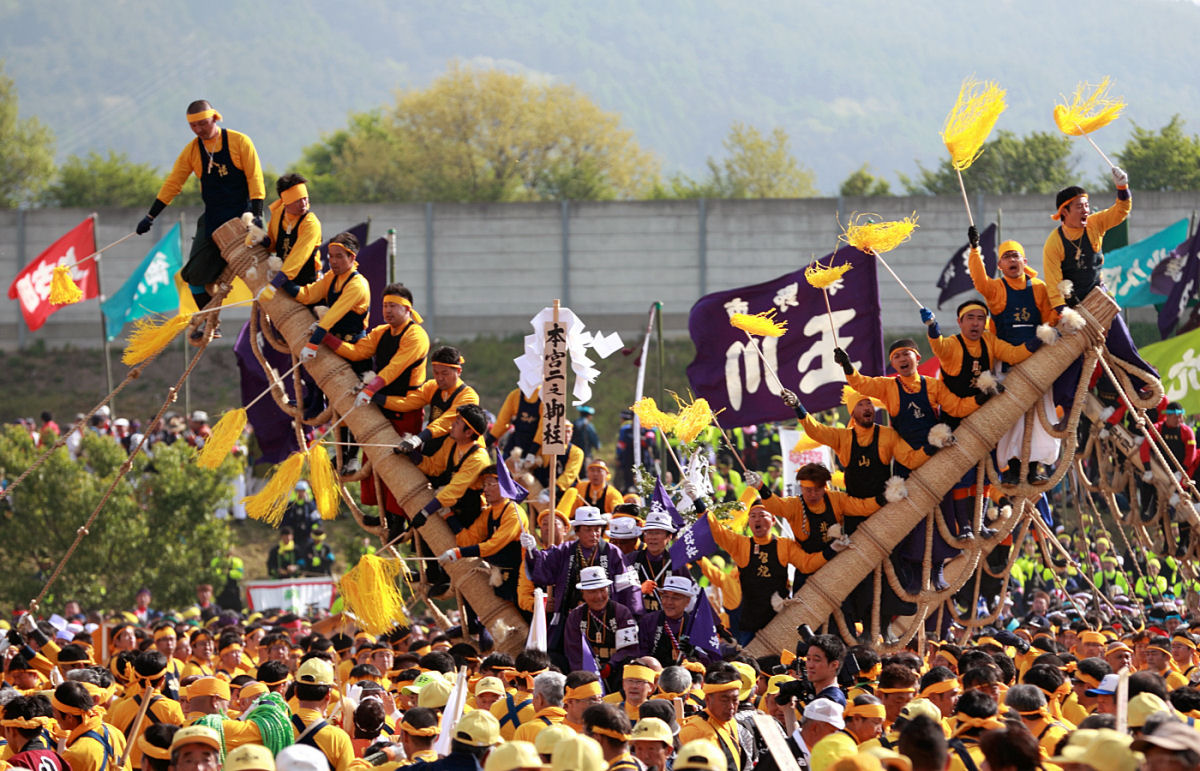 Onbashira, o mais arriscado festival do Japão