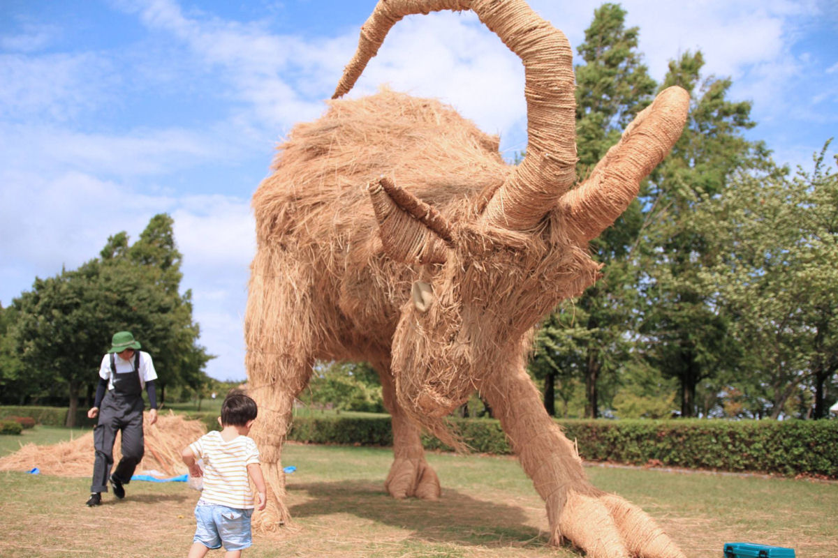 Os enormes animais feitos com palha de arroz no Festival de Arte Wara de 2018 no Japão 02