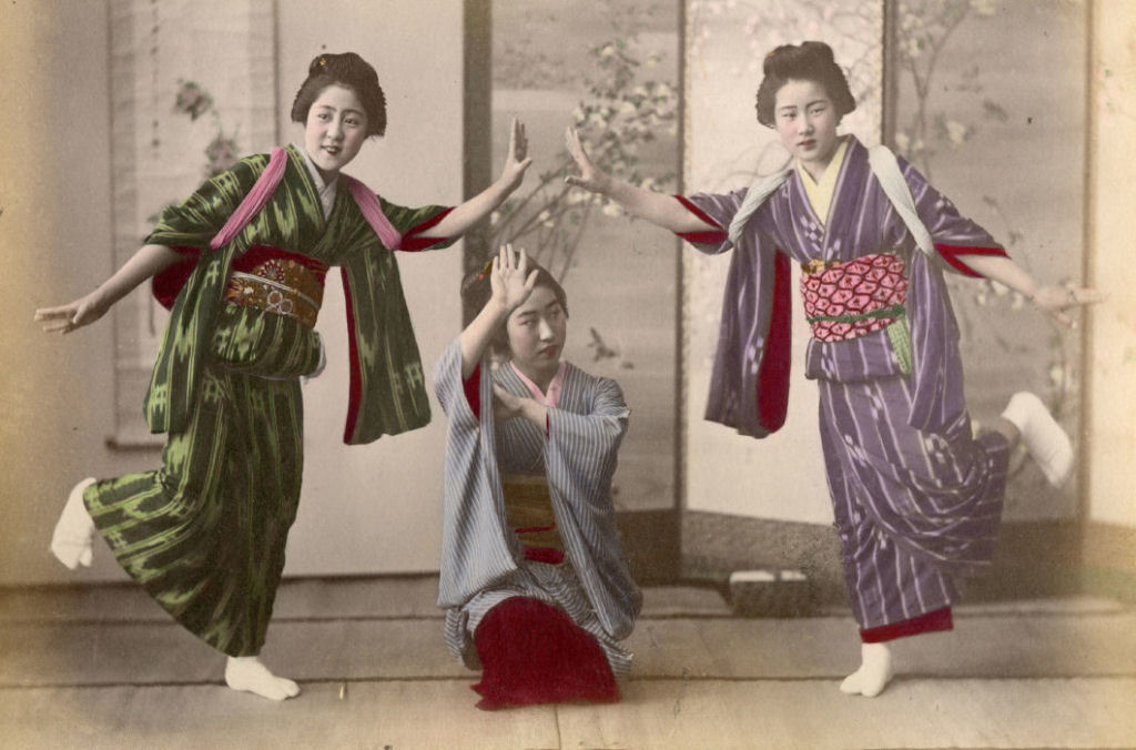 A vida e as tradies do Japo do sculo XIX em fotos colorizadas  mo 13