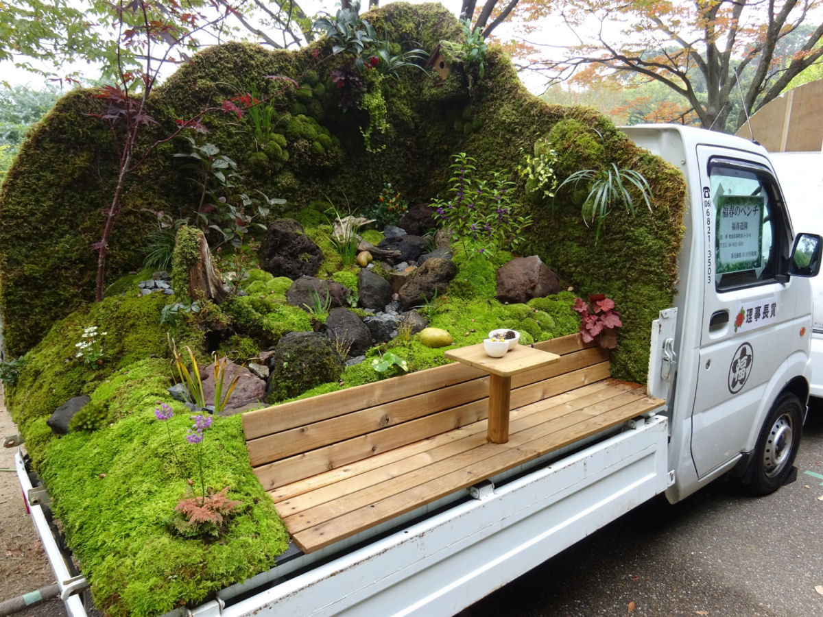 No Japão há um concurso que consiste em criar o mais belo jardim na caçamba de uma caminhonete 01