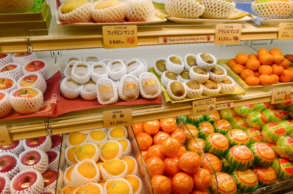 A loja japonesa que vende frutas como itens de luxo 08