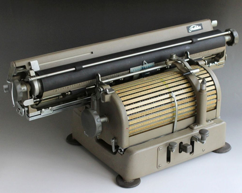A máquina de escrever dos anos 1940 que podia digitar em português, chinês e japonês