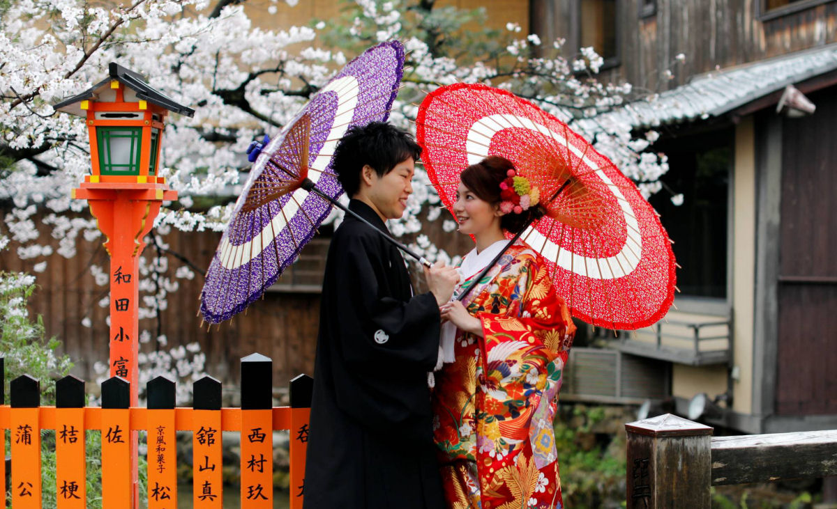 Uma IA estatal para arrumar casamento: a última ocorrência japonesa para fomentar a natalidade