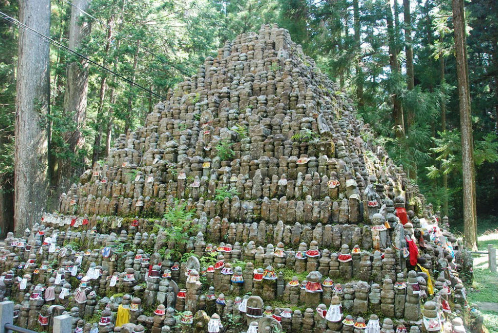 Mizuko Kuyo: o ritual de luto japons para natimortos 03