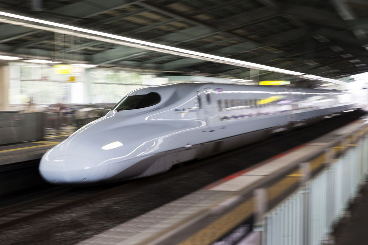 Se os trens de alta velocidade viajassem a 20.480 km/h coisas estranhas aconteceriam
