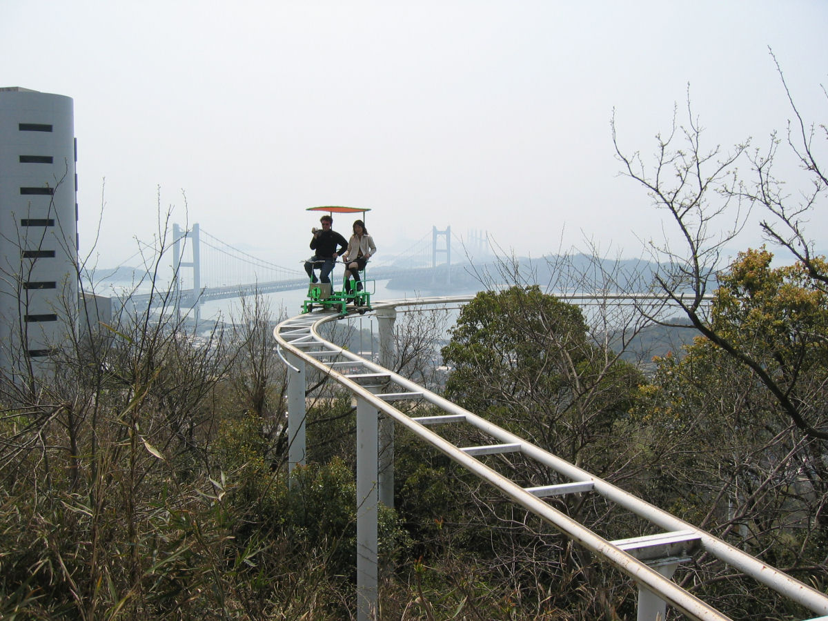 Bicicléu, uma montanha-russa impulsionada por pedal no Japão 03